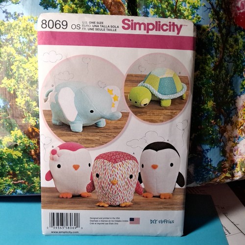 Simplicity 8069 precious - precious, plush